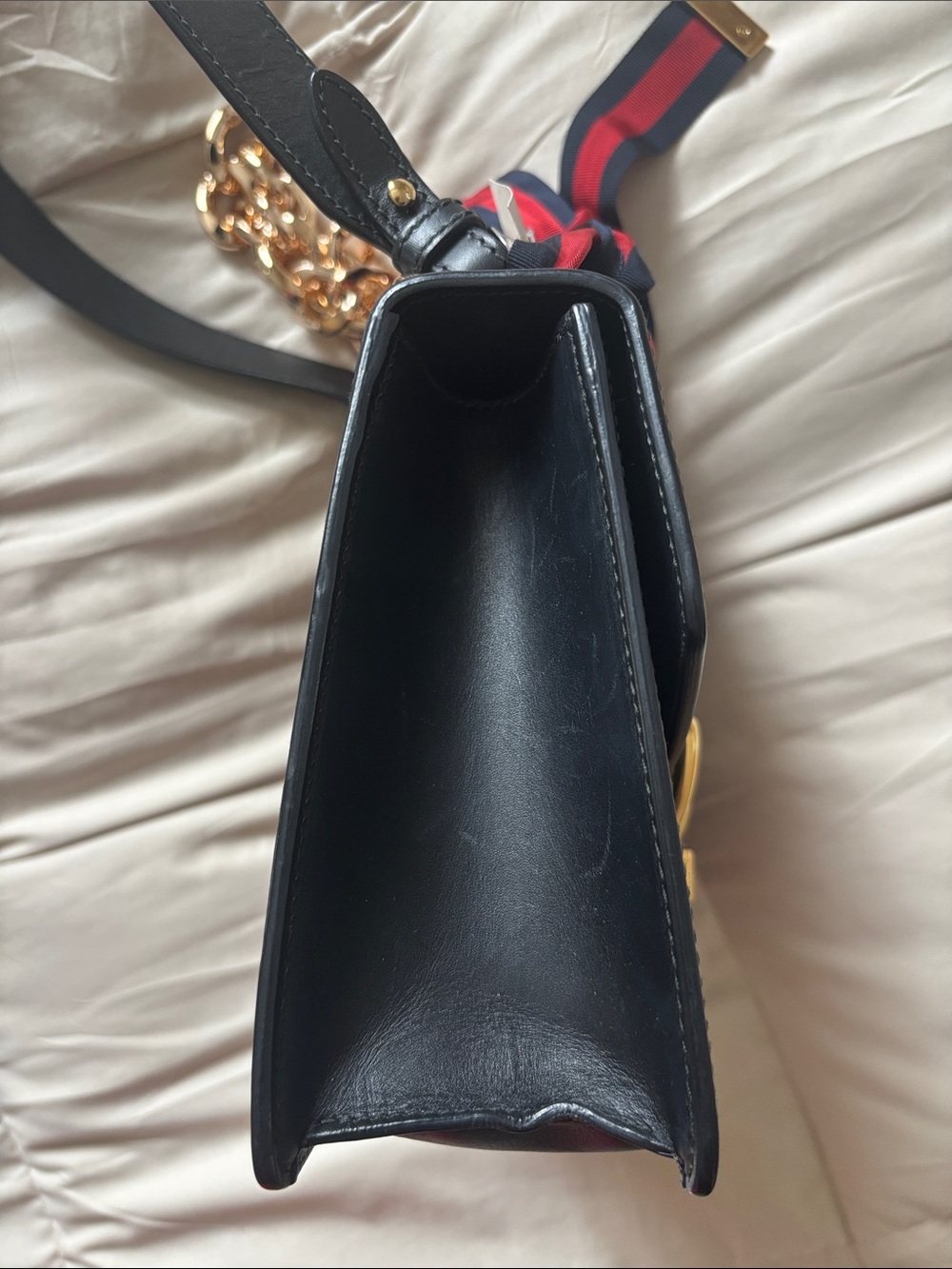Gucci Sylvie Black Leather Shoulder Bag with Gold Chain and Red-Green Accent - Picture 6 of 17